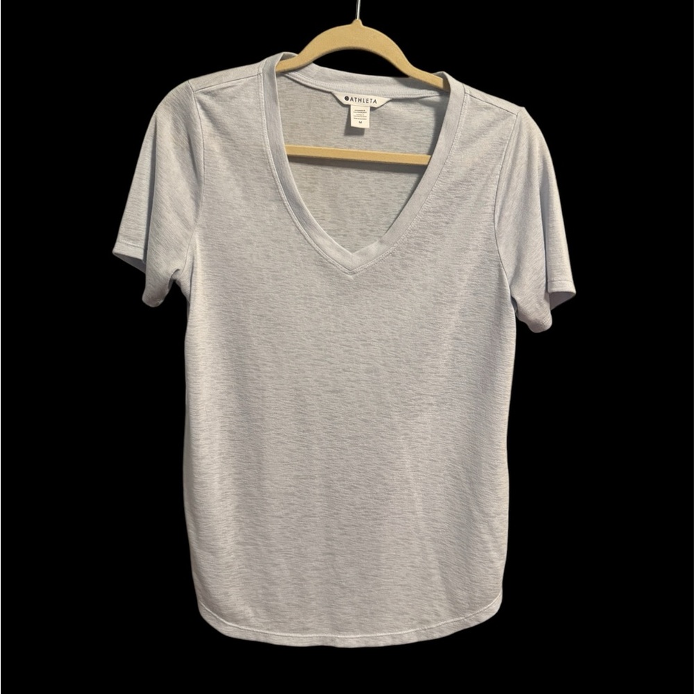 Athleta v-neck tee